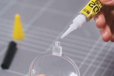 502胶水粘在手上怎么去除（502胶水粘在手上去除的2个办法）