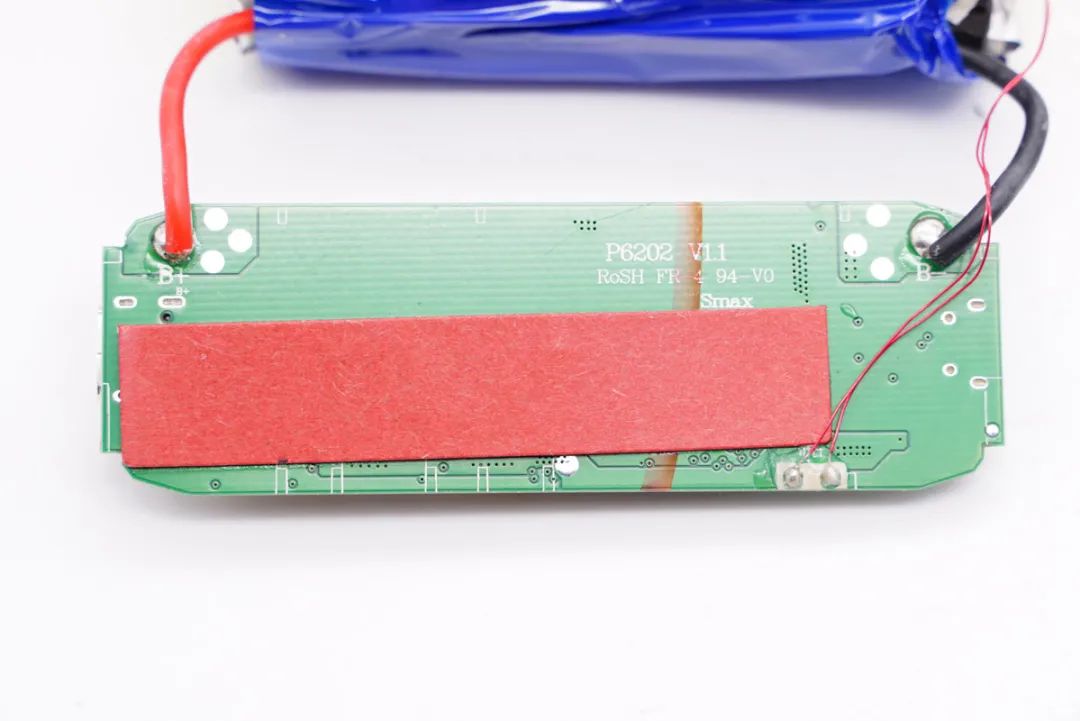 拆解報告：NOKIA諾基亞22.5W快充移動(dòng)電源P6202-充電頭網(wǎng)