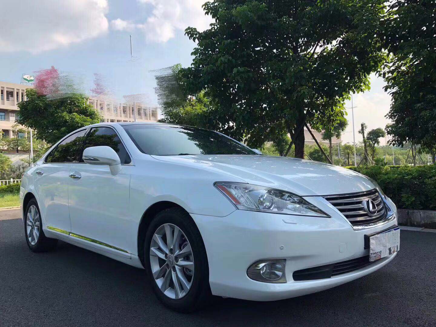 2012年雷克萨斯ES240才卖9万，外观动感时尚，让人感觉休闲与安逸