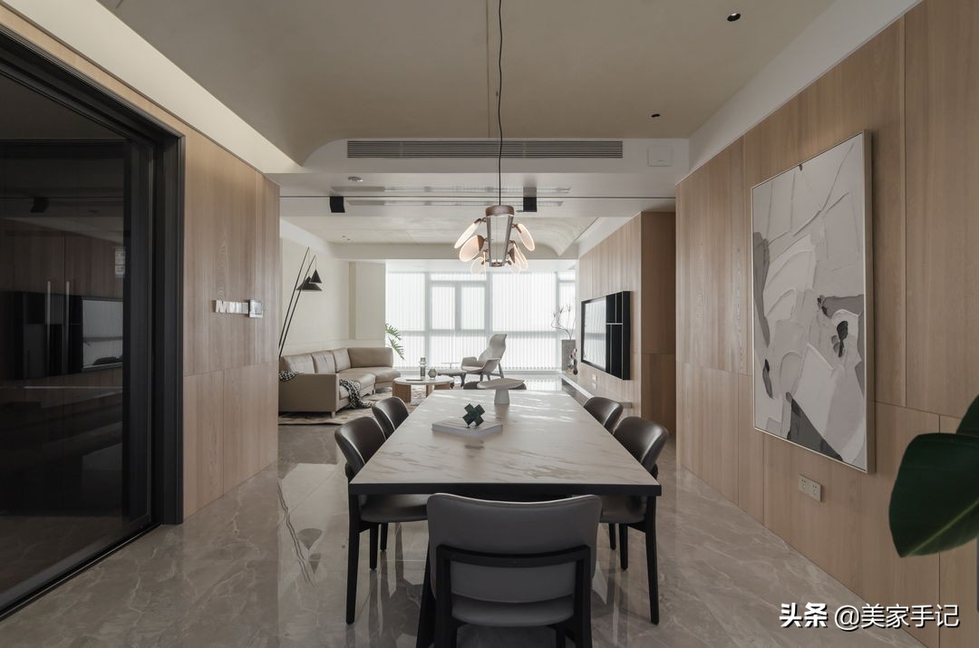 坚持极简主义的江苏夫妇，把家装修得一尘不染，看着都高级