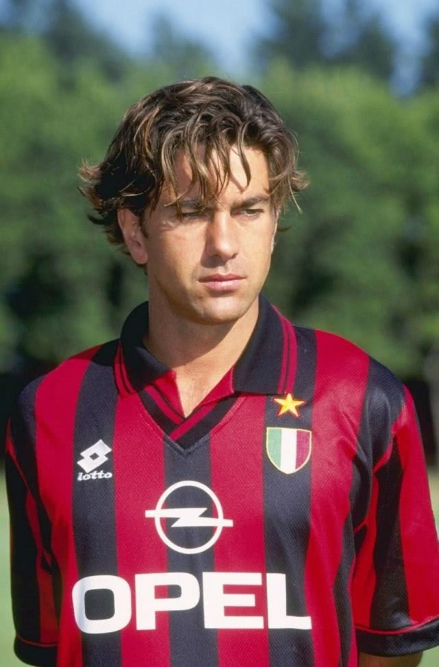 科斯塔库塔的年纪可能比很多人想象的要大一点,他出生于1966年,1986年