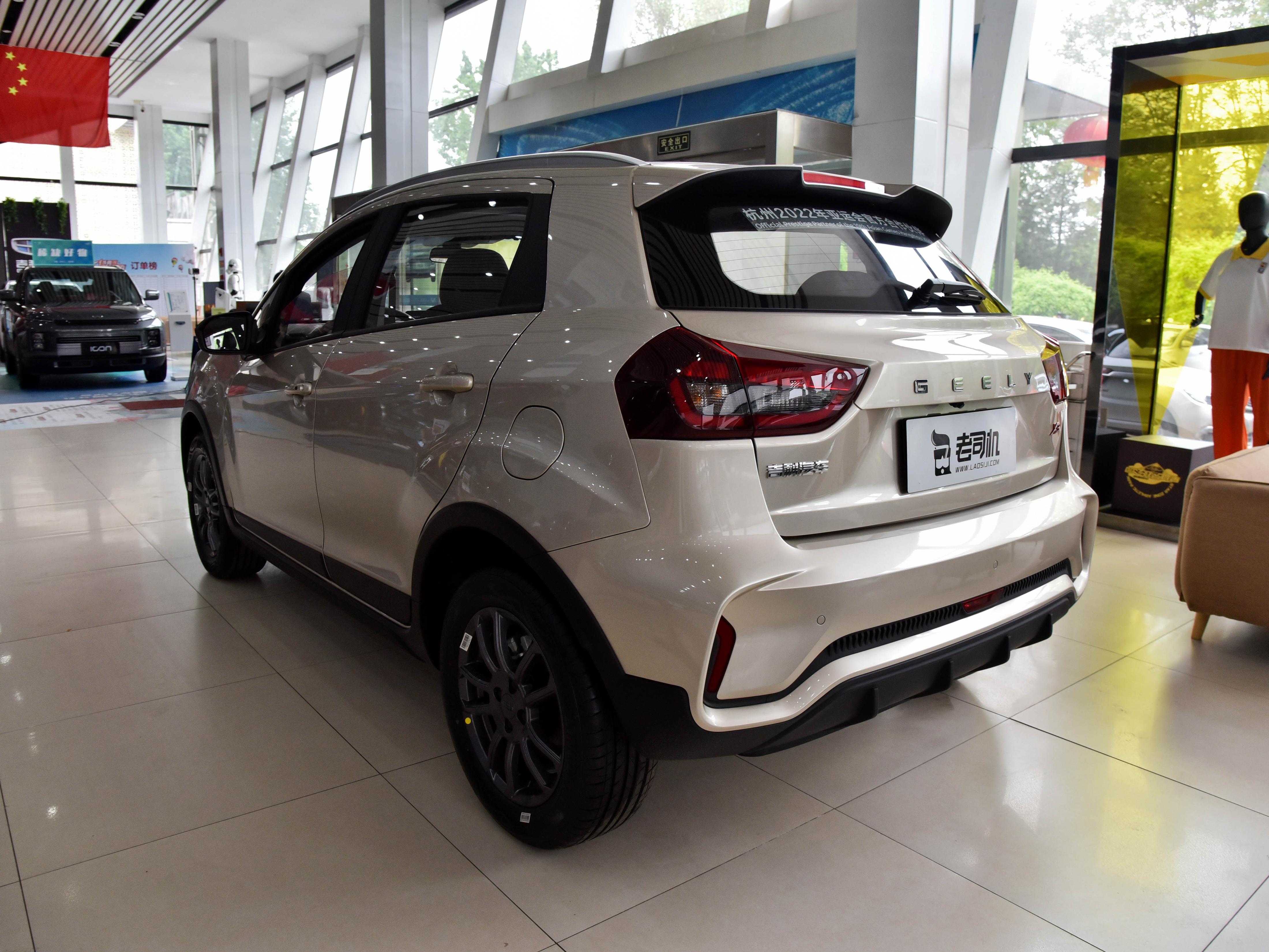 有自动挡油耗还低,能加92号油价格又实惠的suv,实拍远景x3