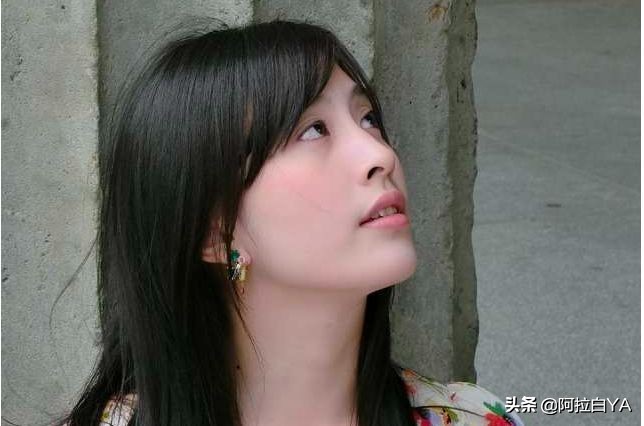 房思琪的娇喘之恋：初恋乐园里的羞耻话语