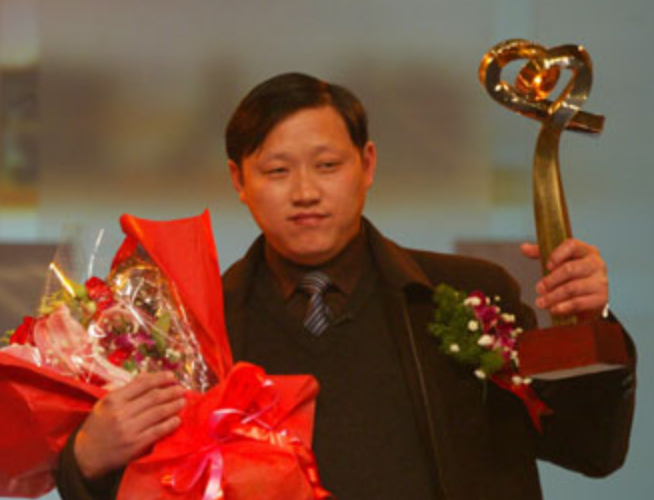 2002年，煤矿工张前东，带领60个工友矿难自救，平凡又伟大
