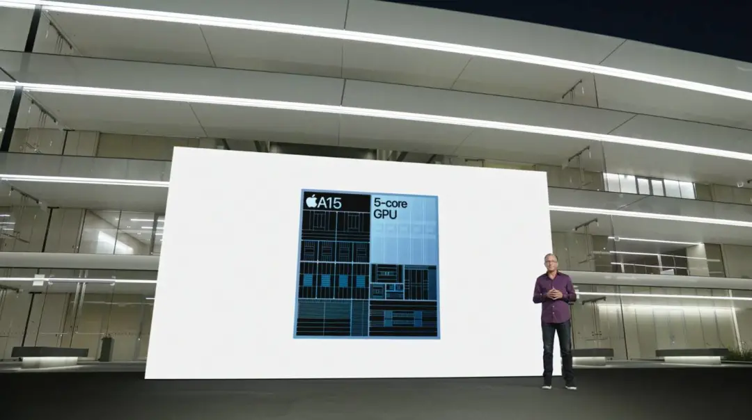 iPhone 13 上的那颗 A15 芯片，是苹果挤的一管「牙膏」？