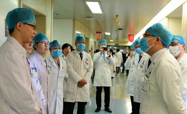 二本院校的“医学生”，毕业后都到哪里高就？多半做这几种工作