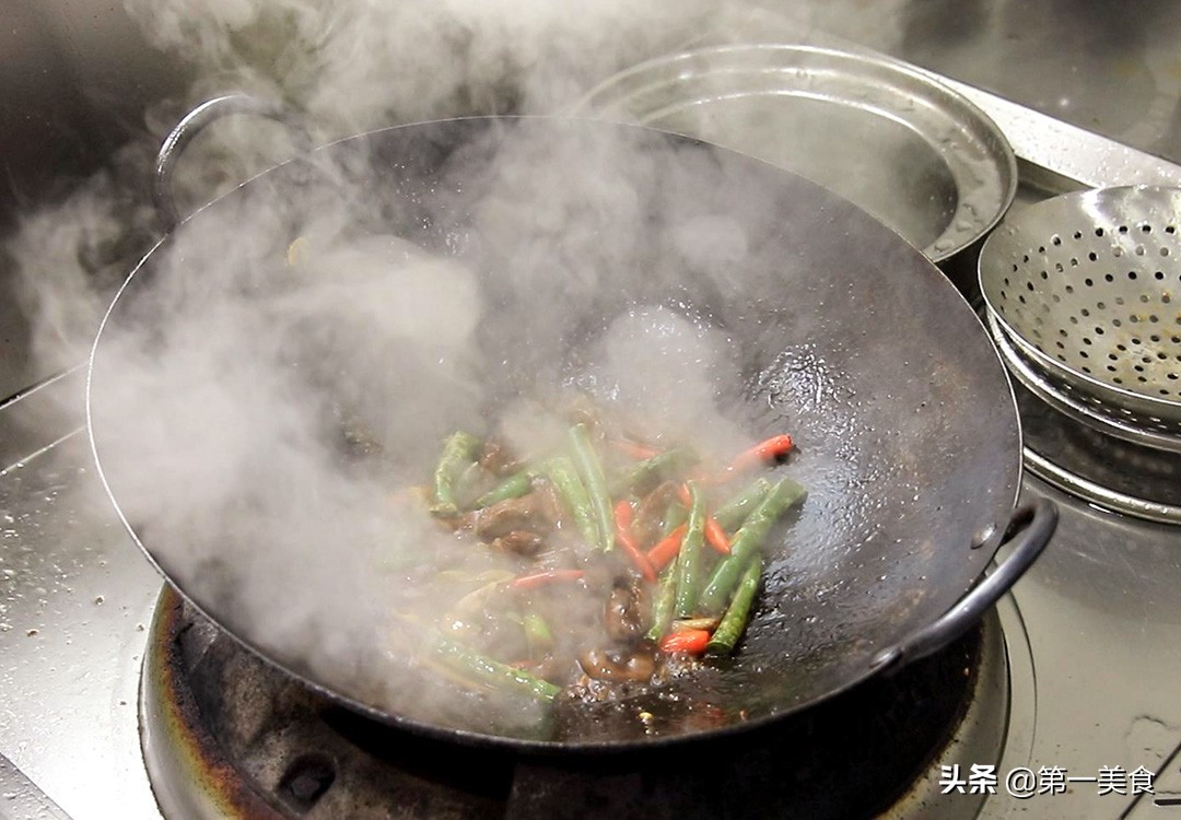 黑椒牛柳怎么做好吃又鲜嫩，厨师长教你一个方法，简单又实用