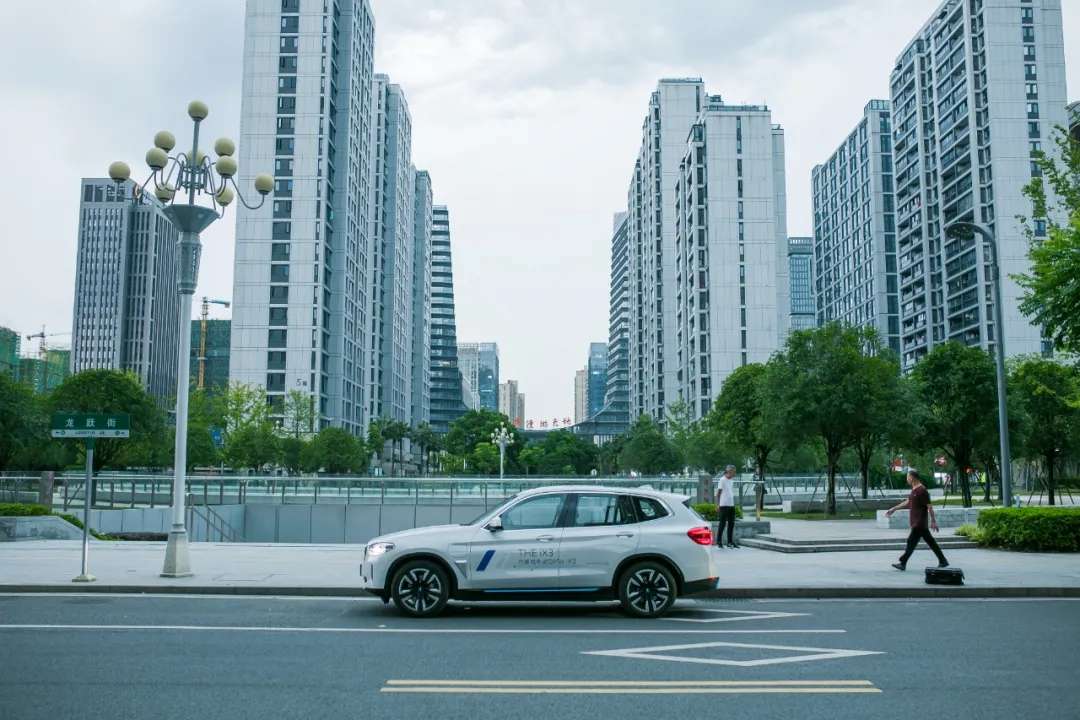 天生“i”动 畅享驾趣极致-创新纯电动BMW iX3商圈之旅圆满结束