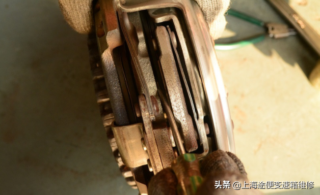 关于高尔夫双离合变速箱的故障，老司机都是这样解决的