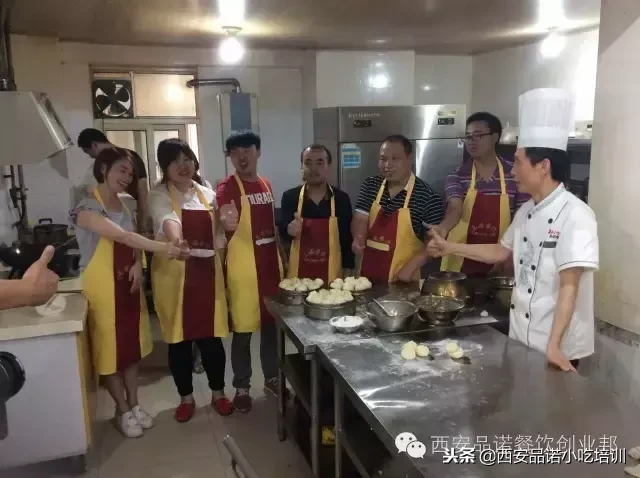 来来来，带您看看品诺餐饮小吃培训学员日常学习现场吧~