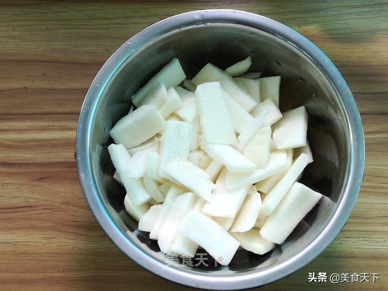 酸溜溜的味道，酸爽可口，开胃下饭，还帮油腻腻的肠胃减减负