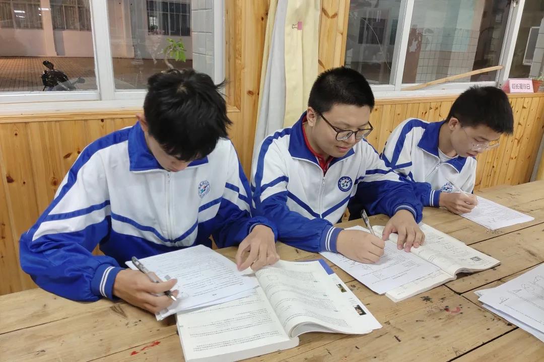 喜报 | 西山学校3名学子在第38届全国中学生物理竞赛（福州赛区）中取得优异成绩