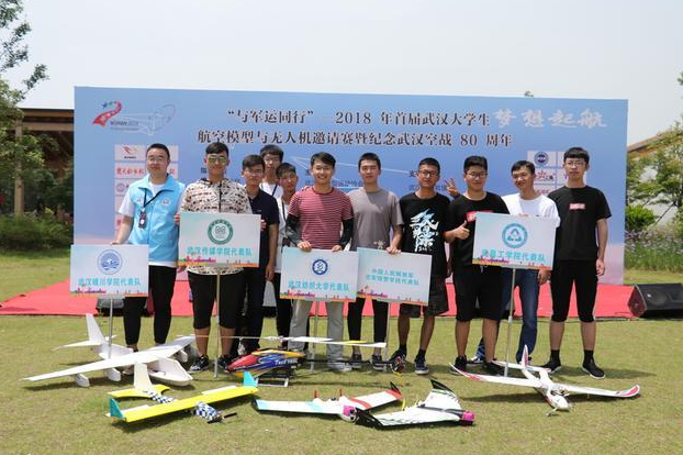 大一新生“选社团”留个心眼，这4个社团“很烧钱”，土豪随意