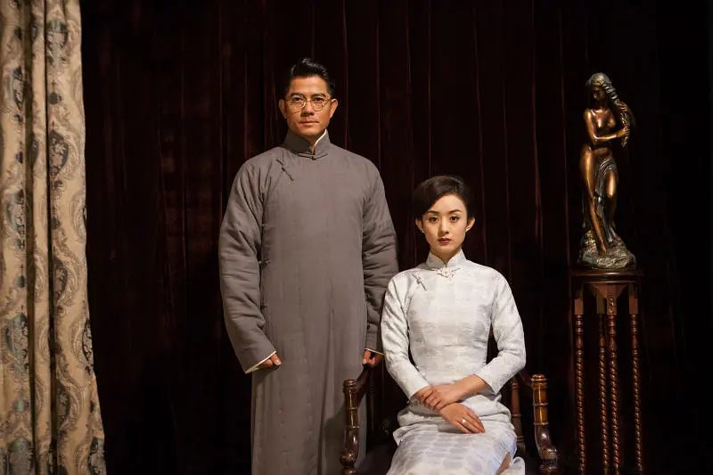 旗袍别瞎穿，太干瘪没韵味，太丰腴不遮肉，能驾驭的都是气质女神