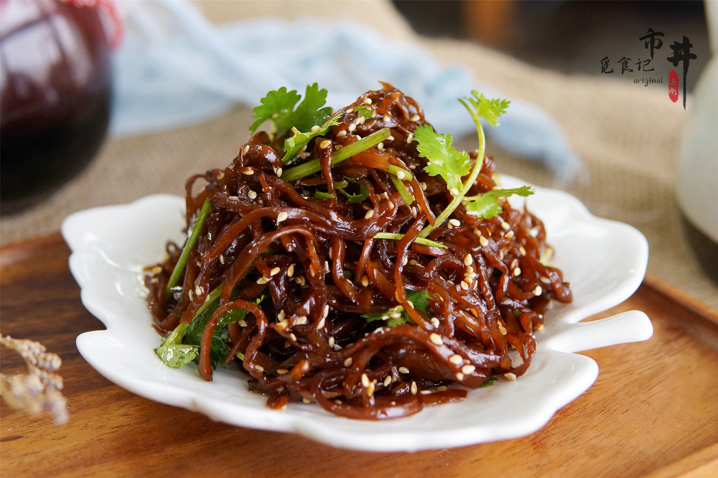 冬天做咸菜,不用腌不用晒,一炒一蒸能"速成",咸香嘎嘣脆