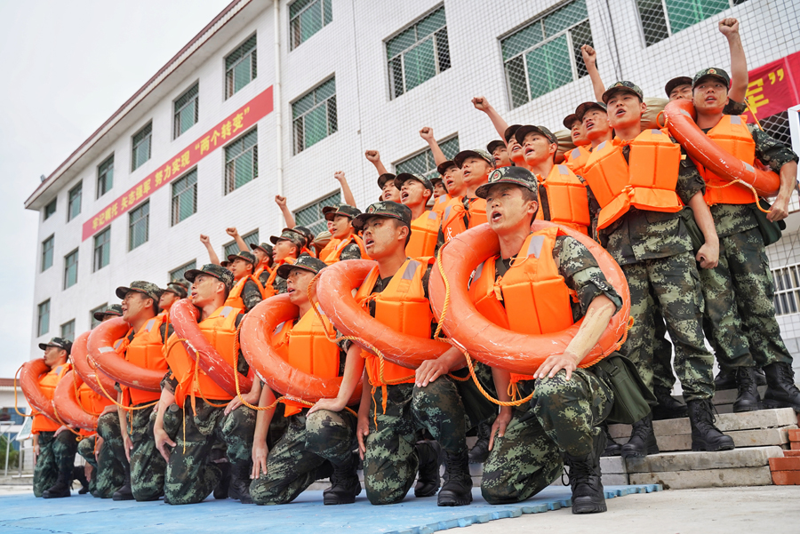 献礼华诞 | 解放军及武警部队“双节”晚会大联欢