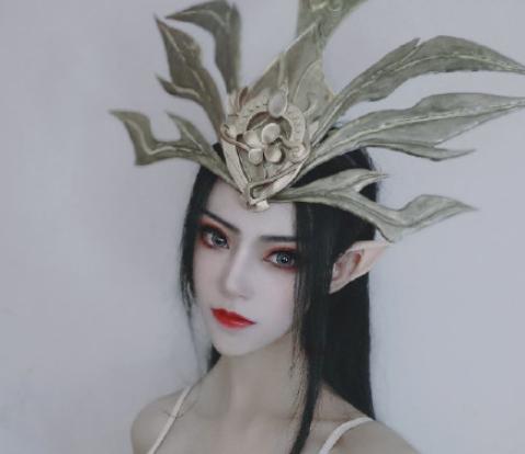 斗破苍穹:高颜值美女cos美杜莎,上半身太性感,网友:心动了