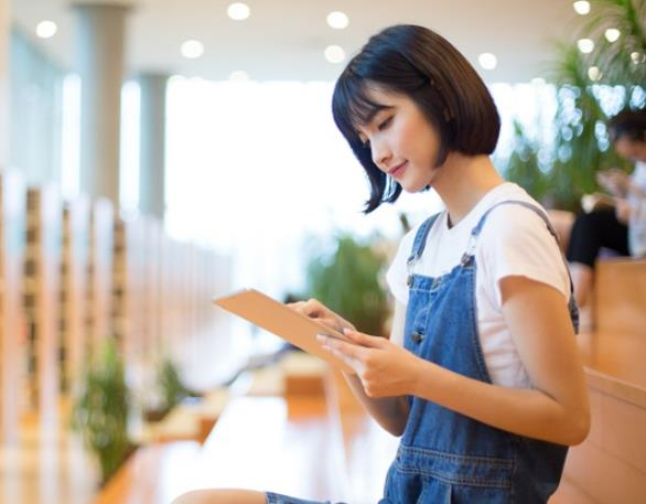 部分大学生的福利，2021年生活费或将得到补助，家长经济负担减轻