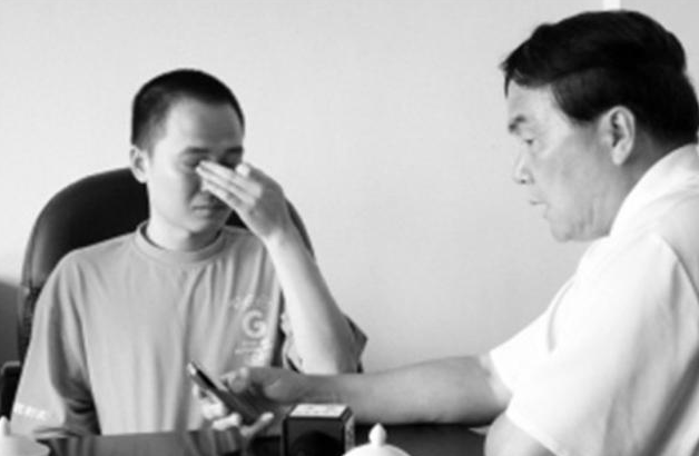 中专生被劝退复读，4次高考轻松上复旦、清北，看似励志却成笑话