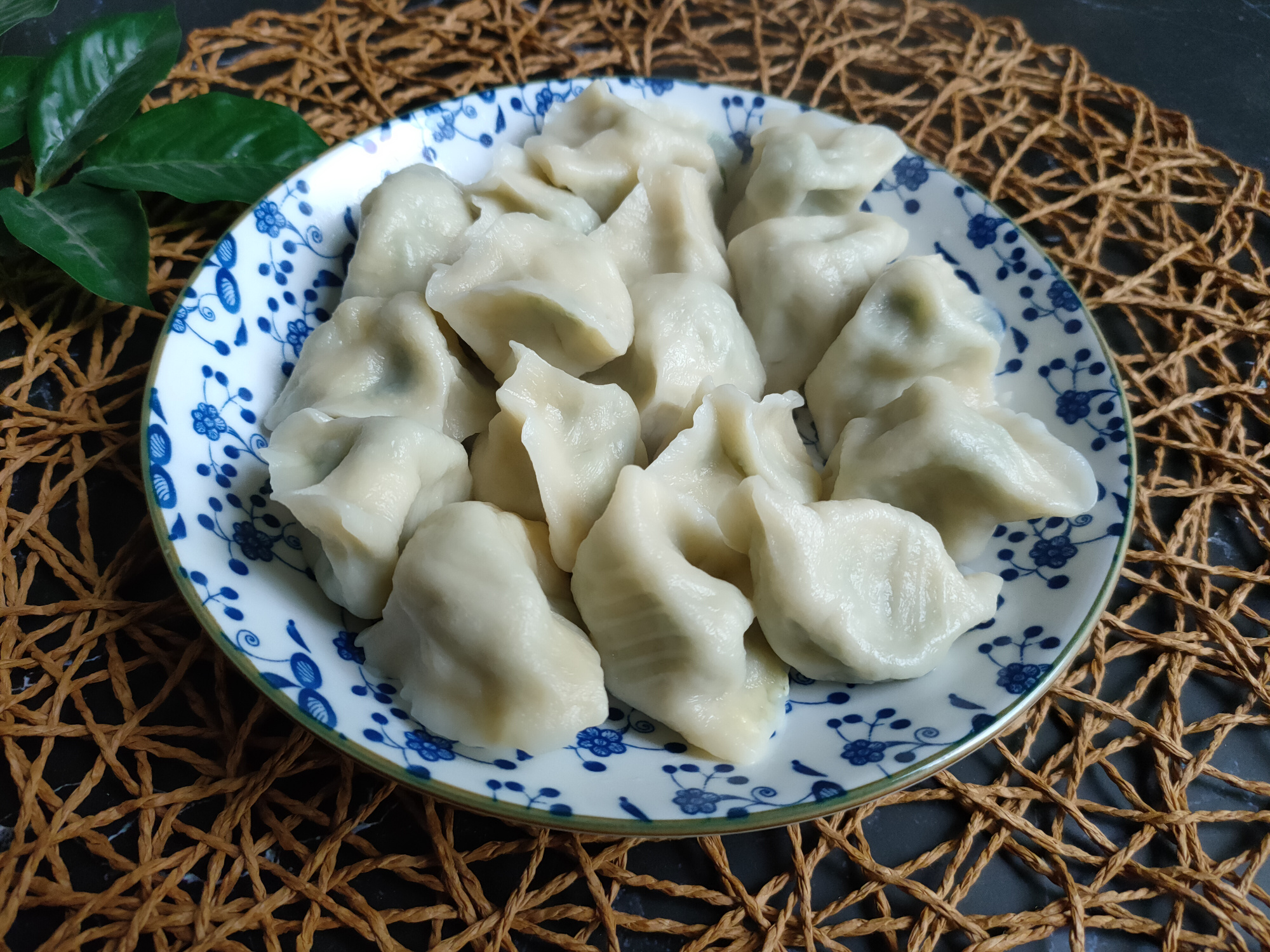 韭菜水饺馅的做法（只加这两味料馅料鲜香特好吃）