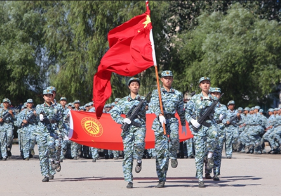 辅导员更加青睐哪些学生？军训期间做到这些，竞选班干部更容易