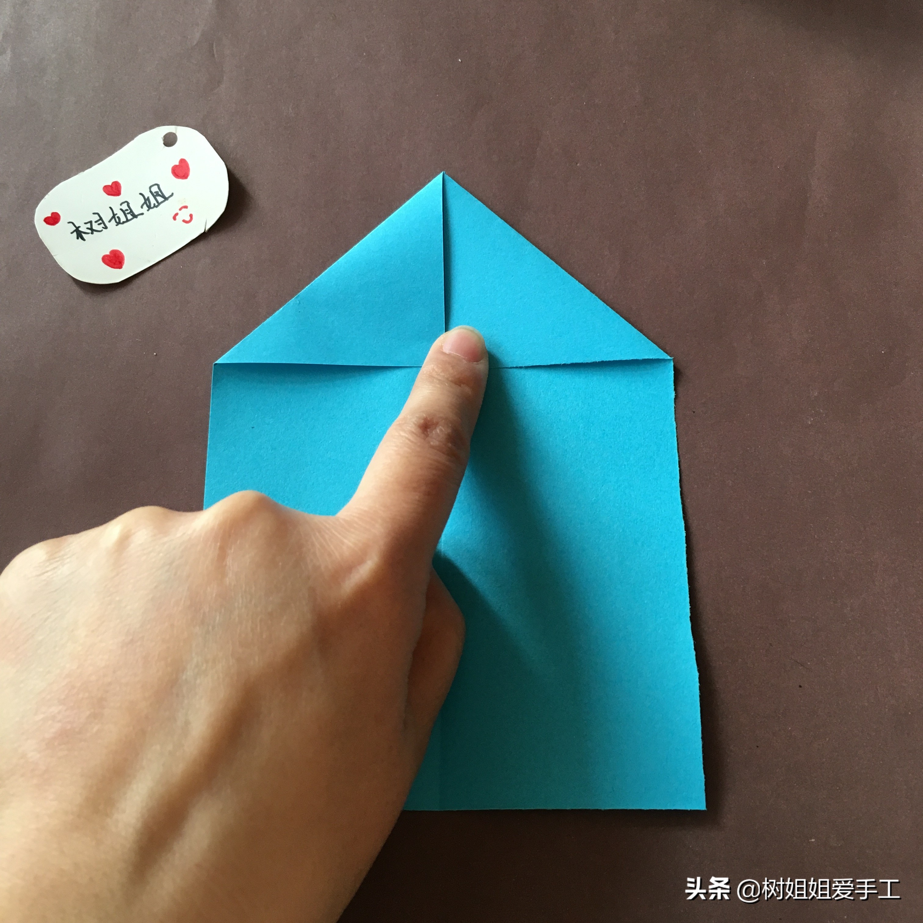 亲子折纸：这是一款超级简单的纸飞机