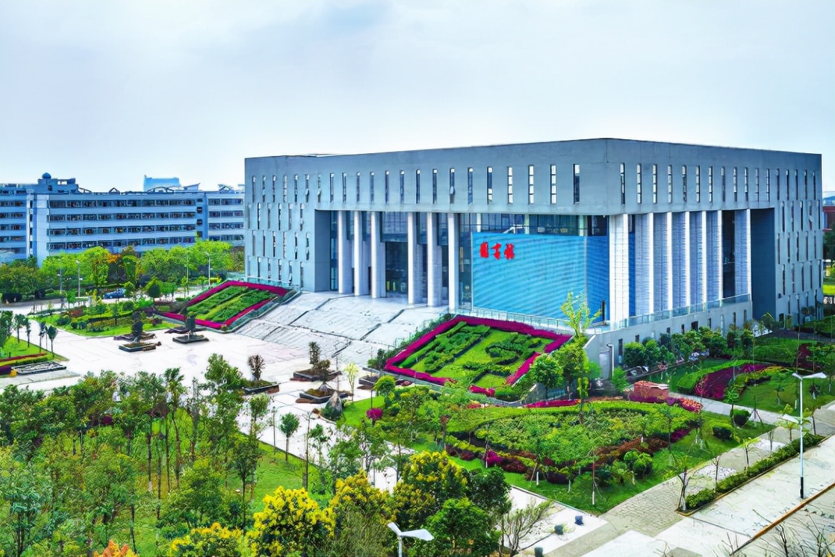 四川被一所新大学“砸中”，喜获政府全力支持，有望成高考新选择