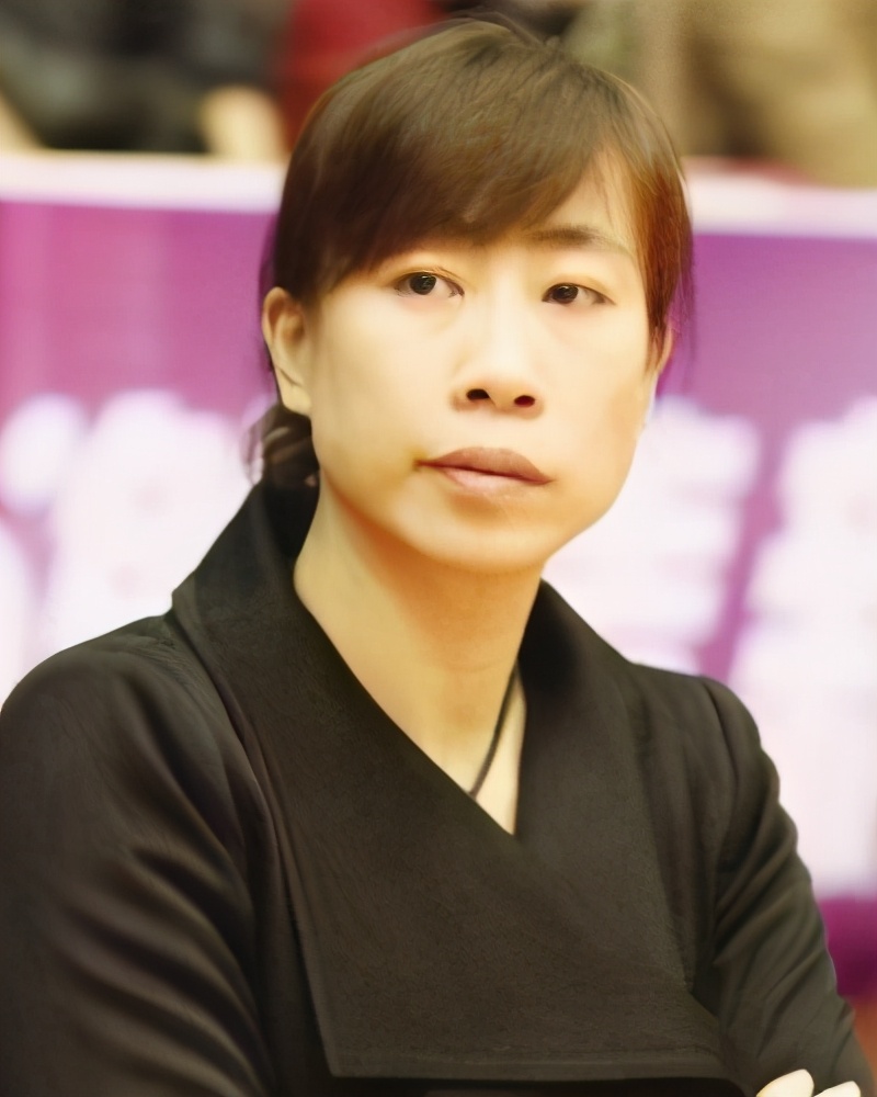 辽宁成年队,国家青年队,国家队的选手,可见王芳在篮球方面的造诣有多