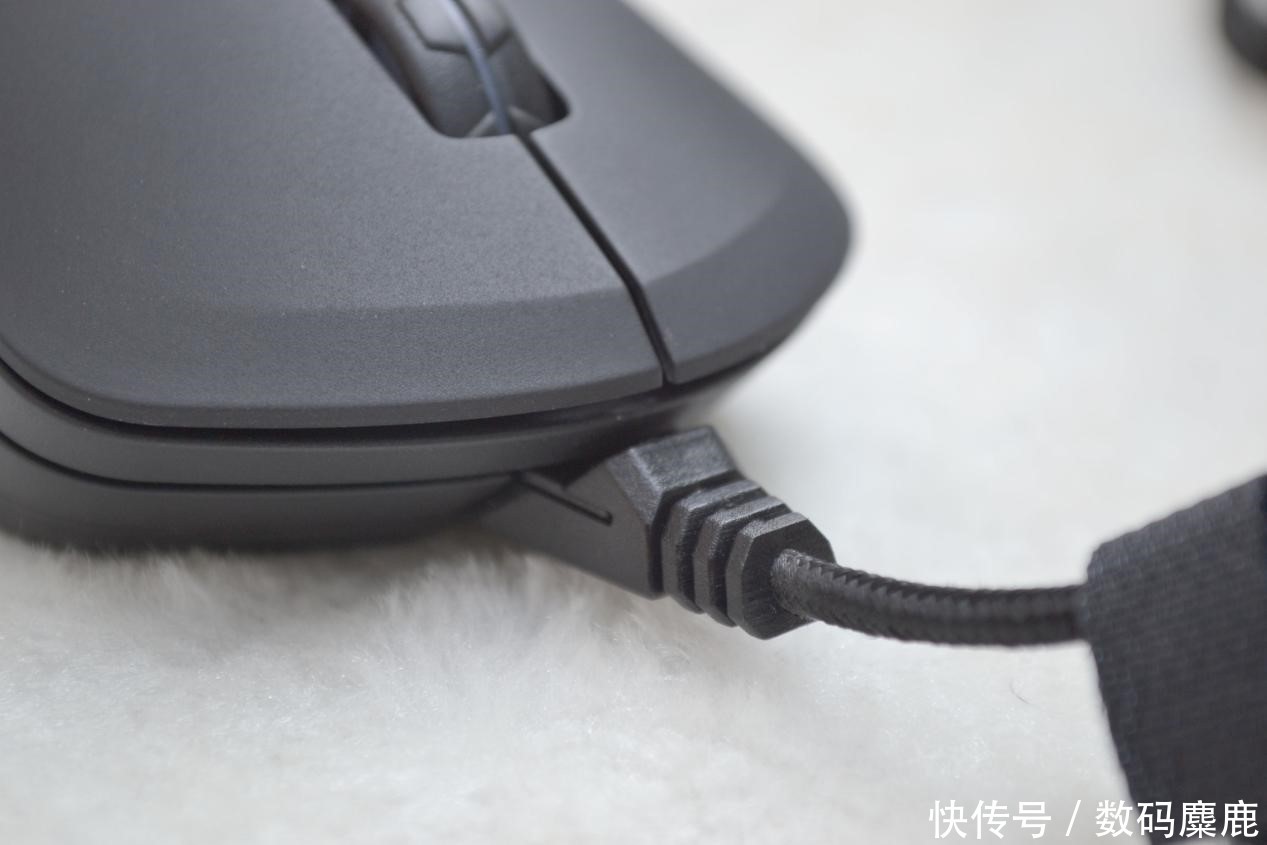 鸡你太美——GameSir盖世小鸡GM300无线游戏鼠标