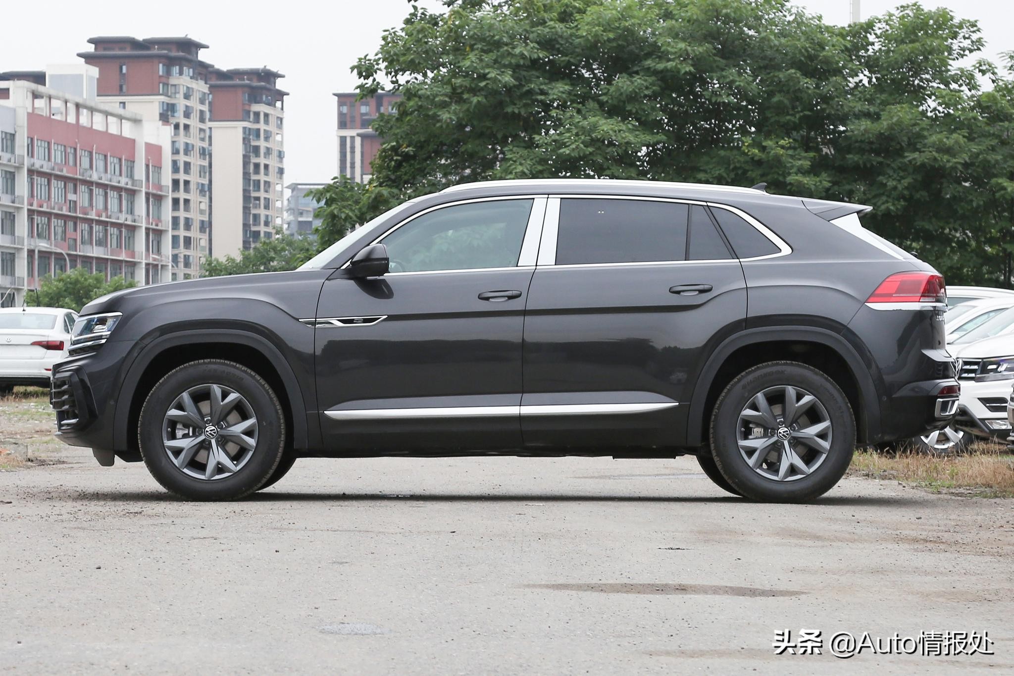 比汉兰达霸气 大众新款途昂V6车型正式上市 售36.20万元起