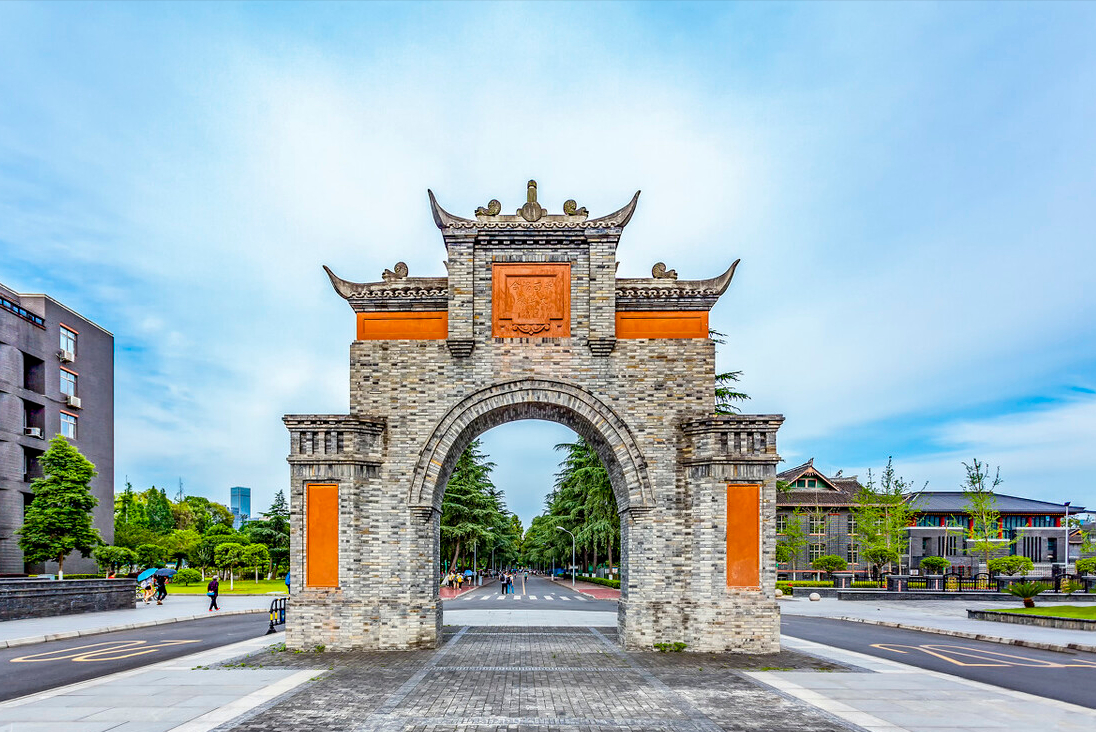 四川改名很成功的大学，虽是普通本科，却因校名被误认为是名牌