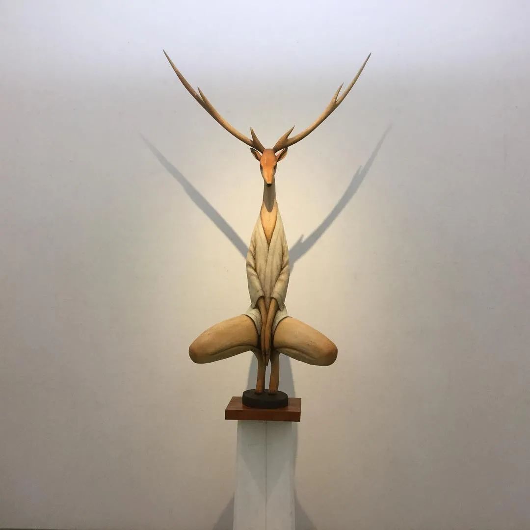 60岁日本老人的“治愈系”木雕，让人直呼“幸福”：太大胆了吧