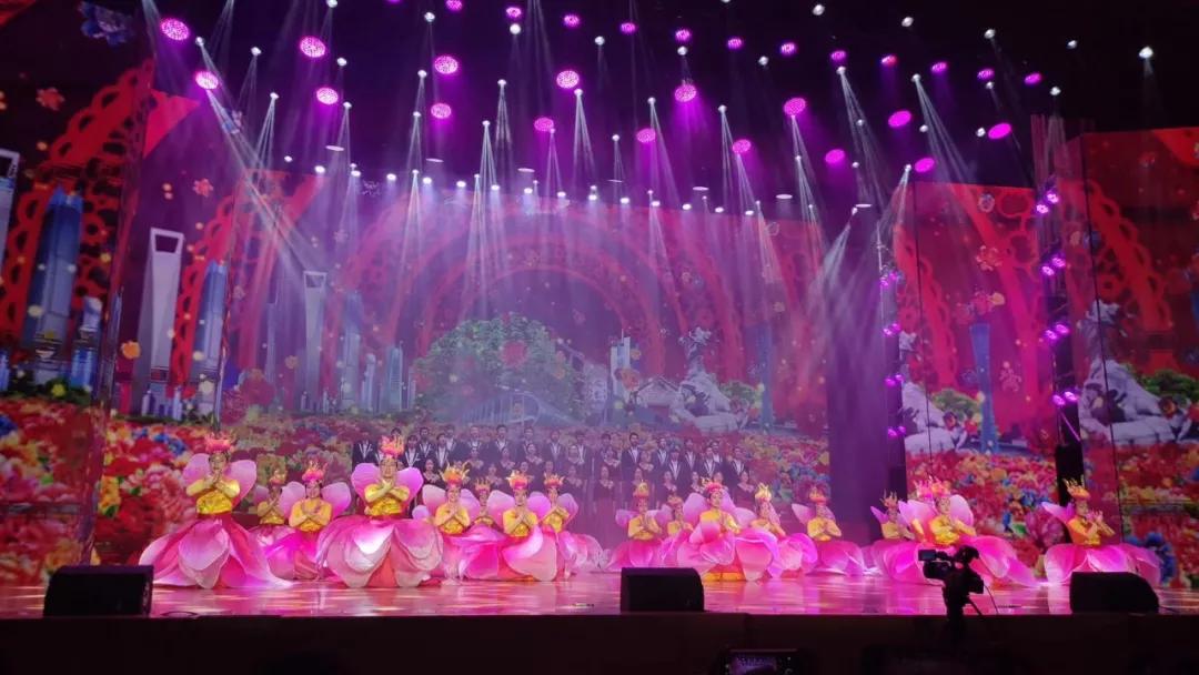 云南中医药大学喜迎60华诞