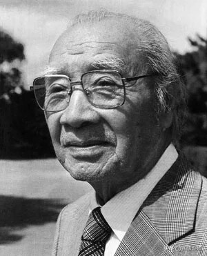 新中国培养出版印刷人才的专科学校，由美术家刘海粟亲笔题名