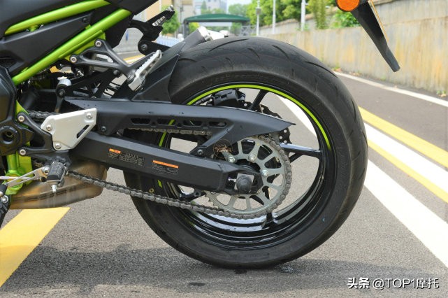 不只是性价比高 准公升级四缸街车 川崎Z900简单试驾