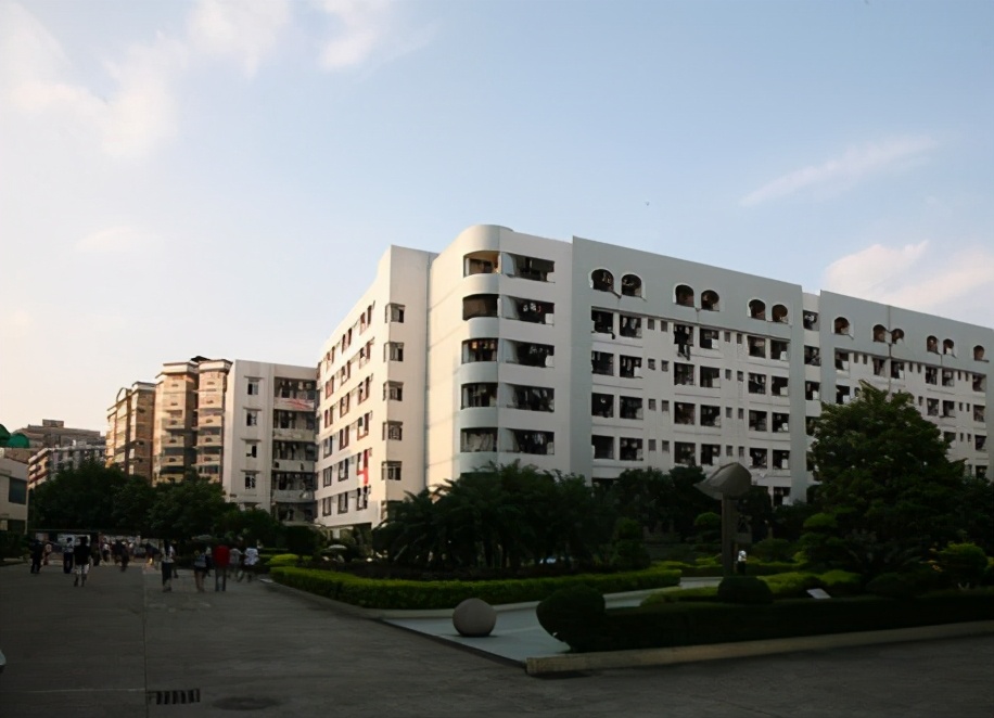 广东的两所特色专科院校，实力也不弱，近六成毕业生进入国有企业