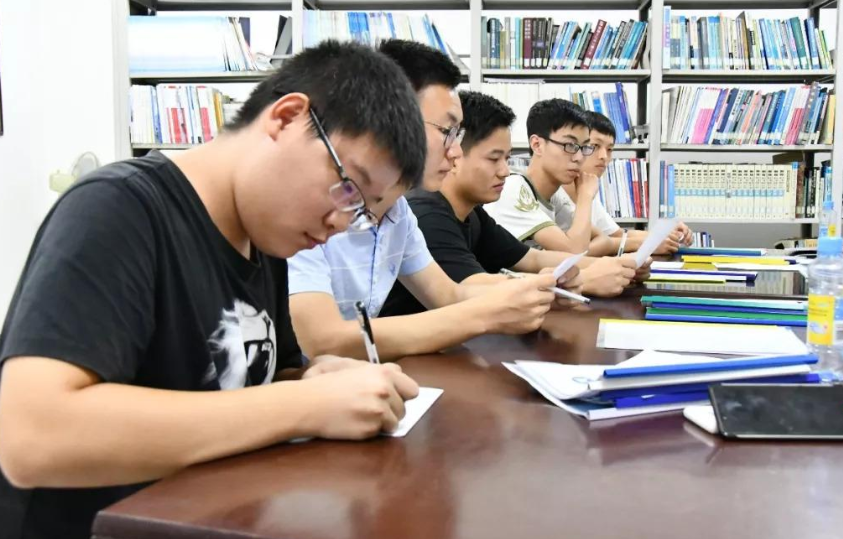 又一“铁饭碗”开始招聘，既是国企又是央企，七险二金年薪10万起
