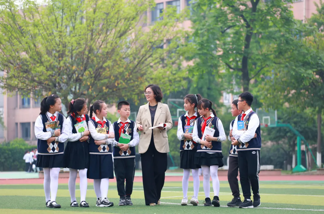 走进双流校长,揭秘双流教育密码 | 棠湖小学李顺榕校长