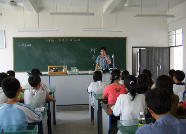 “文科生”和“理科生”，毕业后谁赚得多？一组数据让你看清事实