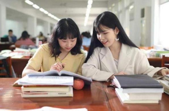 华中科技大学2024年位居全国第8名，较去年上升1位。