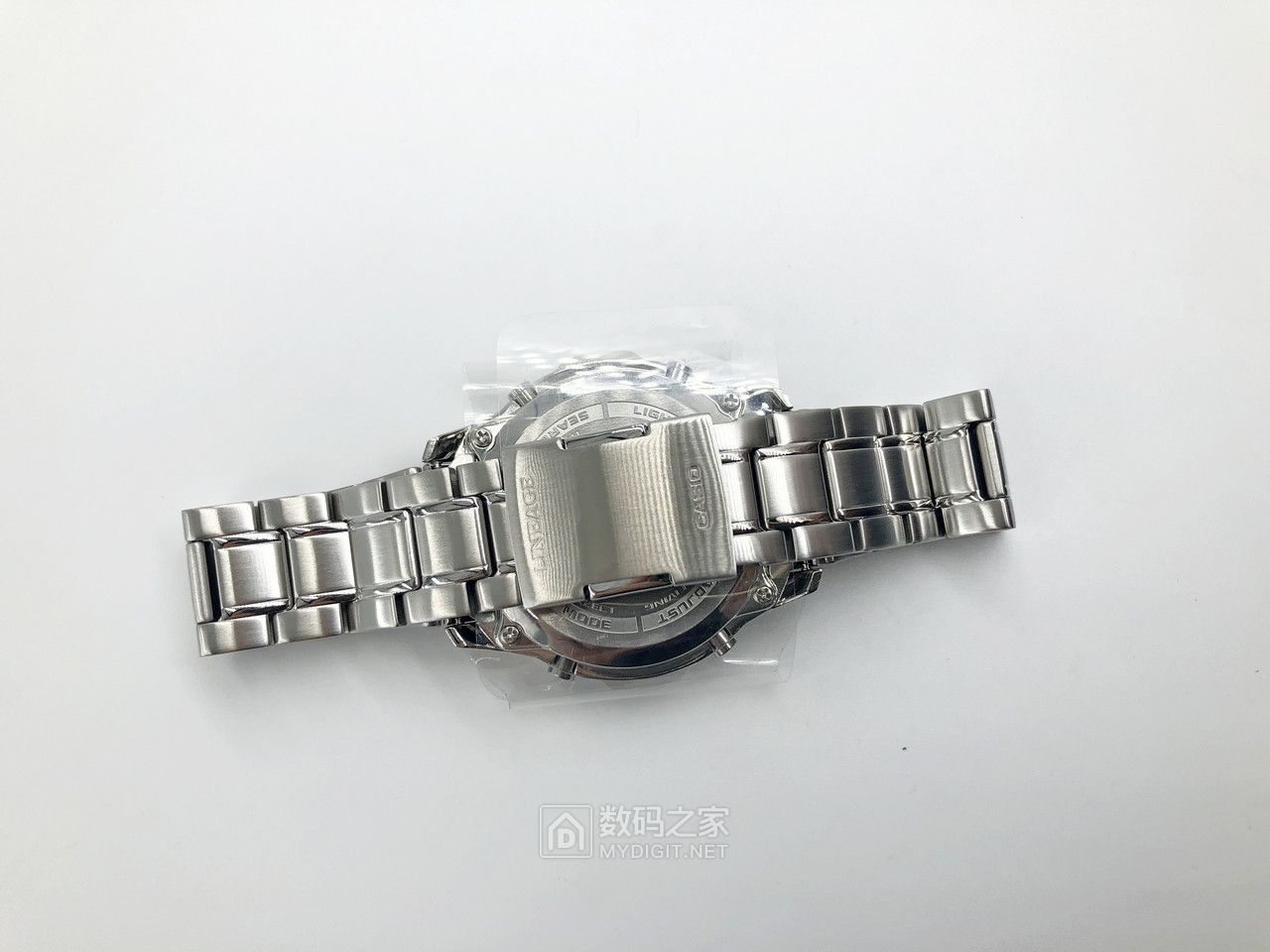 开箱详测：卡西欧CASIO LCW-M300双显电波光动能表，休闲商务之选