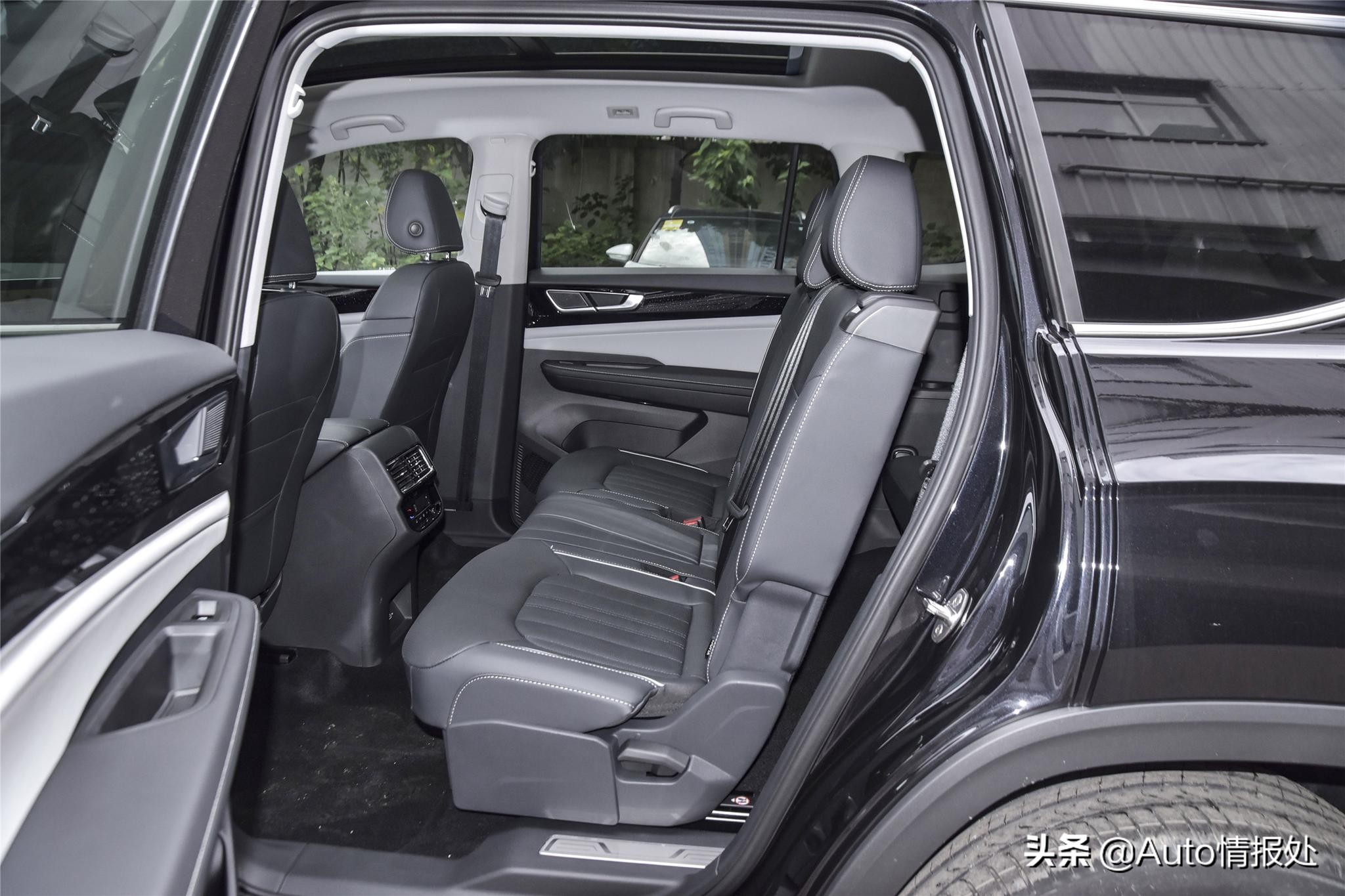 比汉兰达霸气 大众新款途昂V6车型正式上市 售36.20万元起