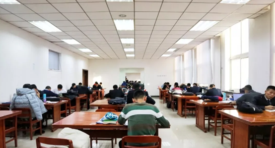 坐拥“专属地铁”，有7大美食集结地！东北这所大学“顶尖”配置太绝！