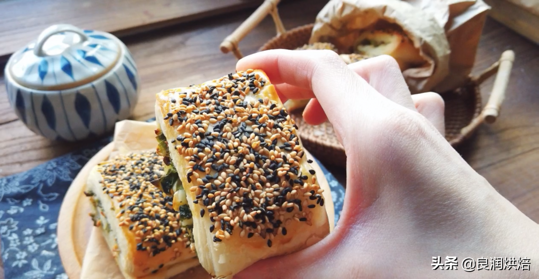 家常酥饼的详细做法，没有添加剂，个个酥脆，手一碰直掉渣