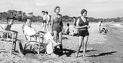 田家英女儿不懂事捉弄毛主席，其父本想批评，主席一句话瞬间消气