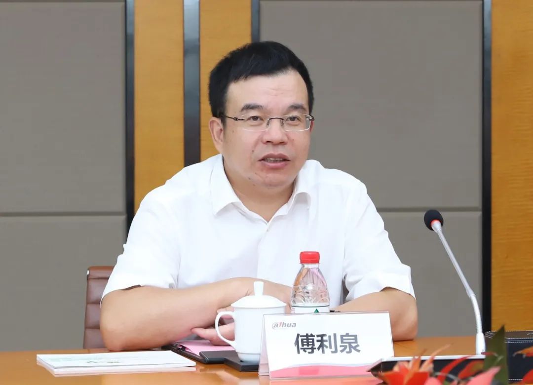 浙江知名富豪：白手起家，卖房创业逆袭人生，身价290亿