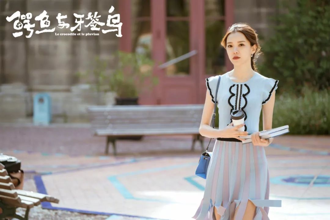 这部剧由滕华涛监制,林妍执导,张天爱,陈柏霖主演,讲述了95后留学生在