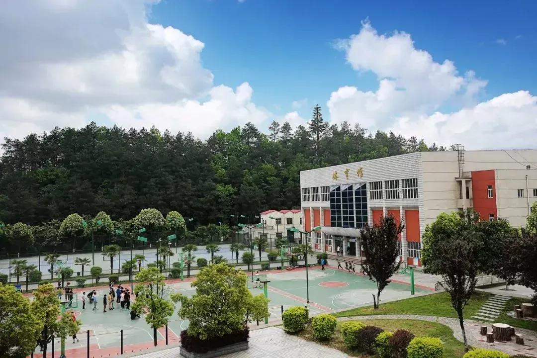 #湖北汽车工业学院，一所承载你我汽车工程师梦想的高等院校
