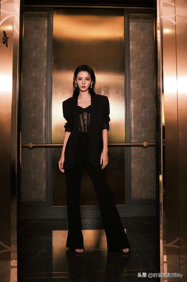 女性怎么挑选适合自己的职业装？