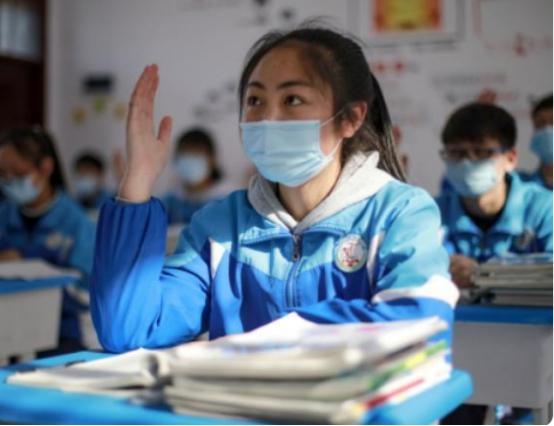 高考状元总分725分，作文满分，看了她的作文字迹，高分实至名归